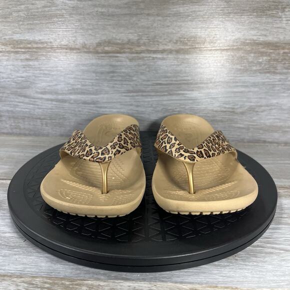 Crocs Women's Kadee Leopard Printed Flip Flop Sandals Size 9 - Picture 2 of 8